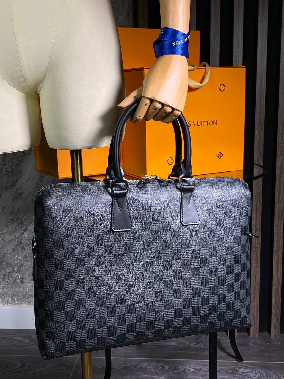 МУЖСКОЙ ПОРТФЕЛЬ LOUIS VUITTON детальное фото