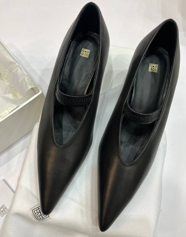 ТУФЛИ TOTEME фото