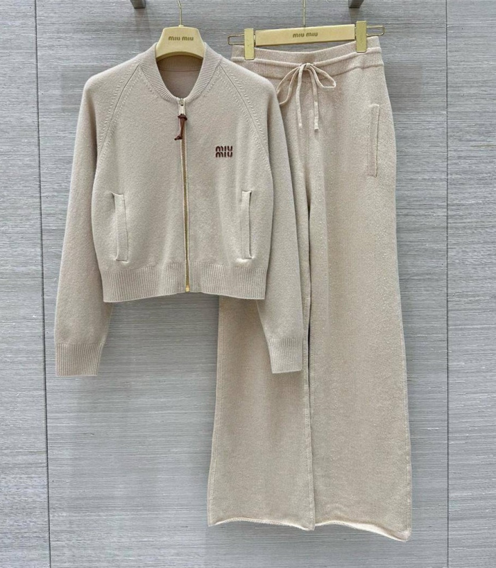 КОСТЮМ MIU MIU фото