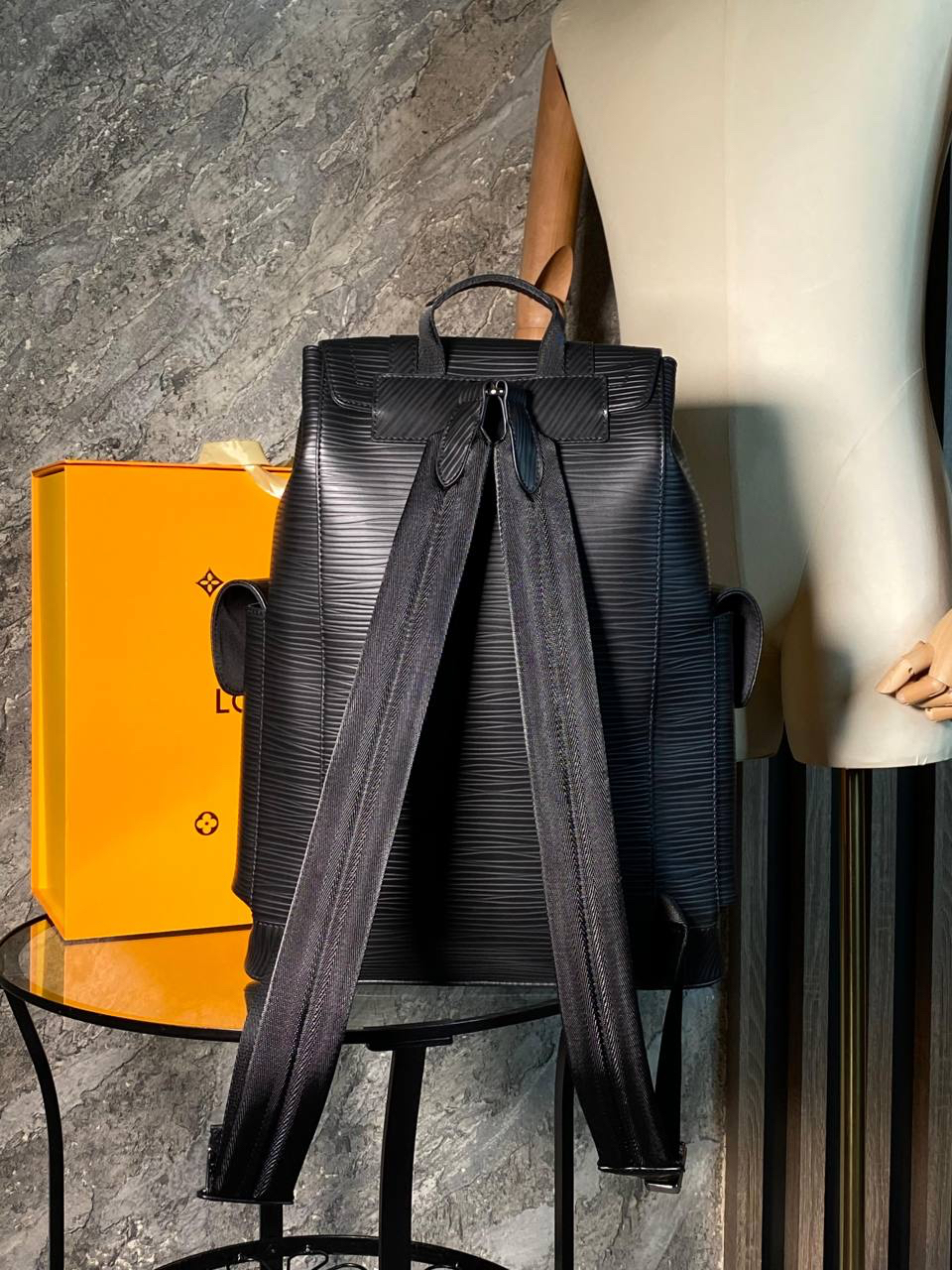 МУЖСКОЙ РЮКЗАК LOUIS VUITTON детальное фото