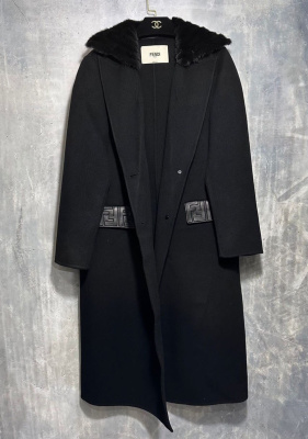 ПАЛЬТО FENDI фото