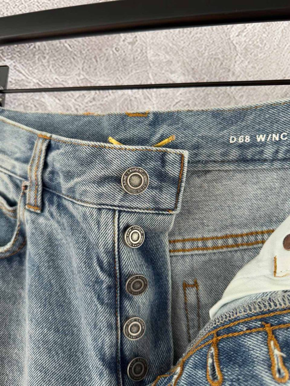 ДЖИНСЫ SAINT LAURENT детальное фото