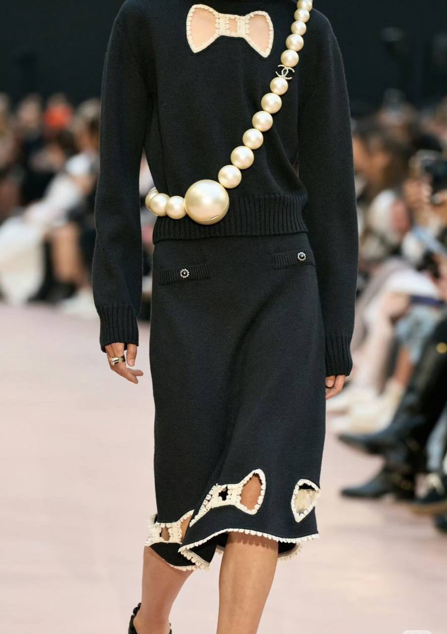 КОСТЮМ CHANEL детальное фото