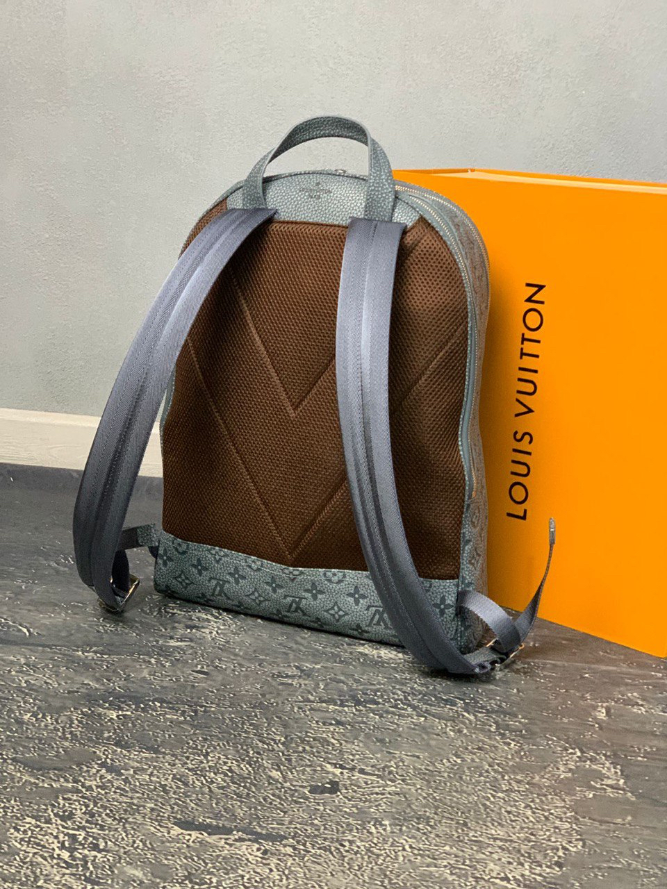 МУЖСКОЙ РЮКЗАК LOUIS VUITTON детальное фото