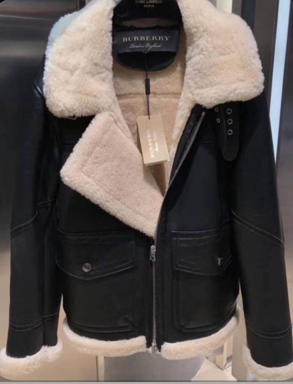 ДУБЛЕНКА BURBERRY детальное фото