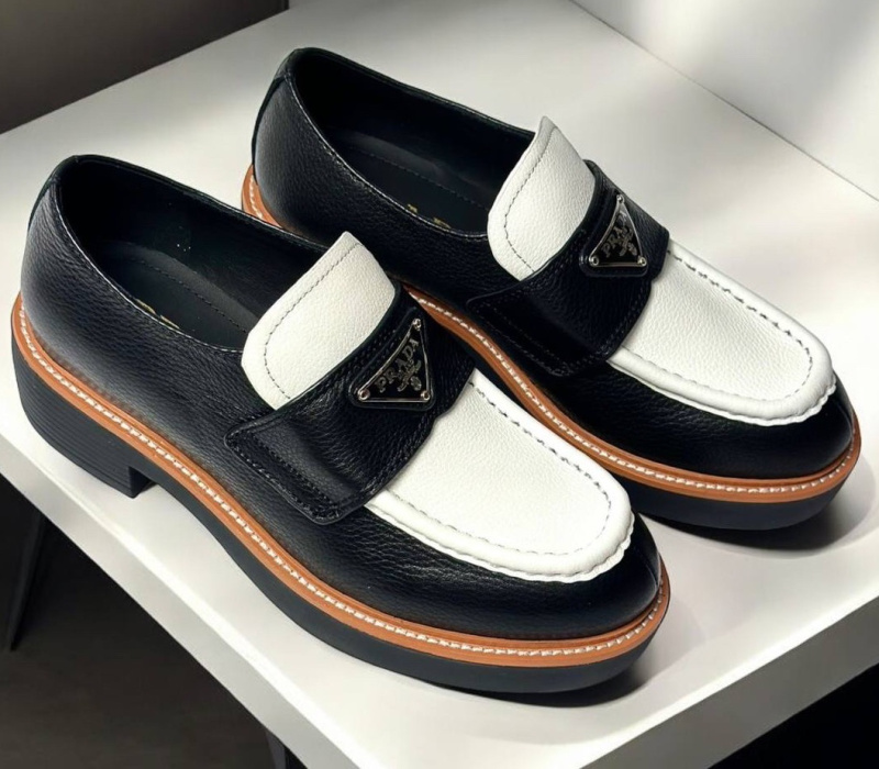 ЛОФЕРЫ PRADA фото