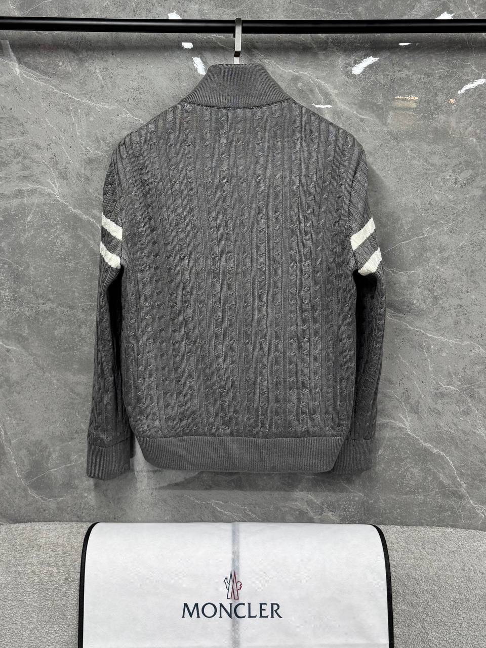 МУЖСКАЯ КУРТКА MONCLER детальное фото