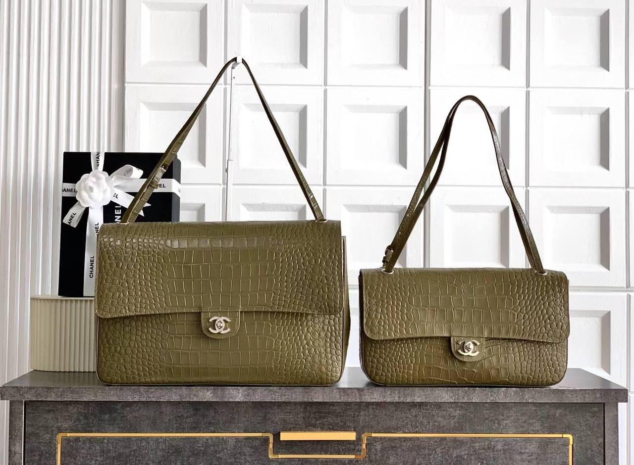 СУМКА CHANEL MAXI FLAP детальное фото