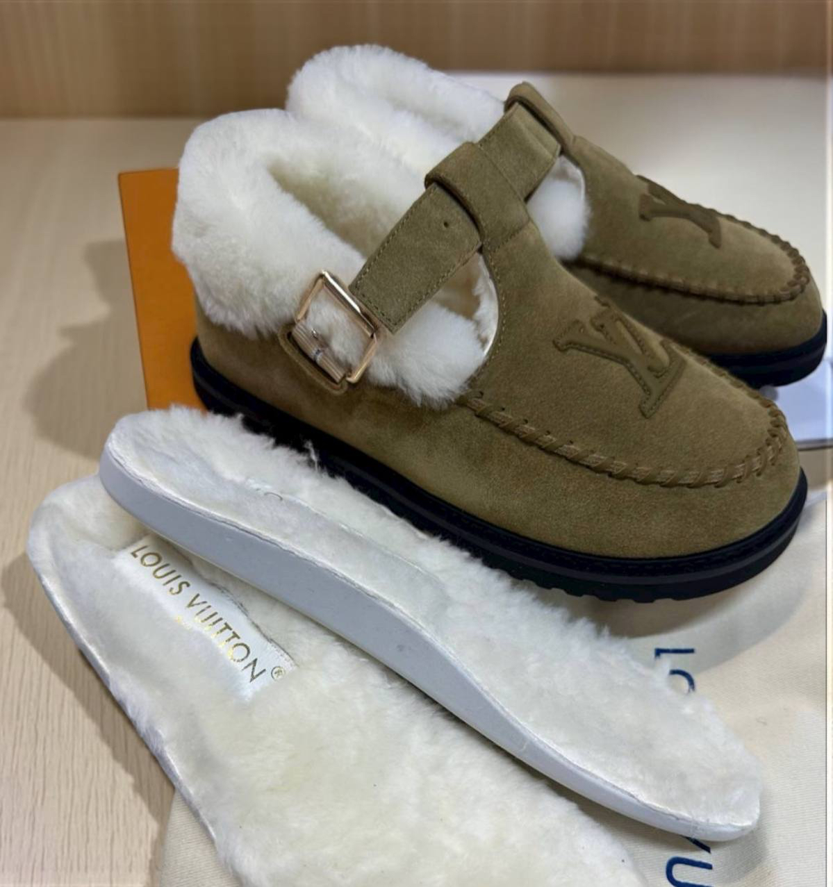 ЛОФЕРЫ LOUIS VUITTON детальное фото