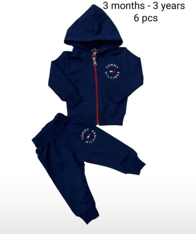 ДЕТСКИЙ КОСТЮМ TOMMY HILFIGER в интернет магазине Люкс Мск ДЕТСКИЙ КОСТЮМ TOMMY HILFIGER фото