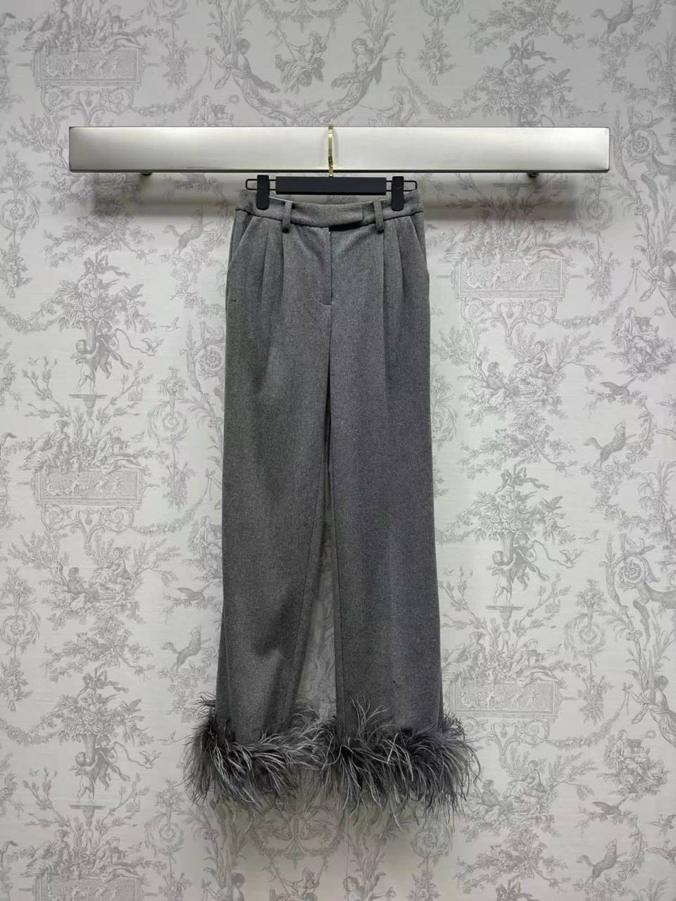 КОСТЮМ PRADA детальное фото