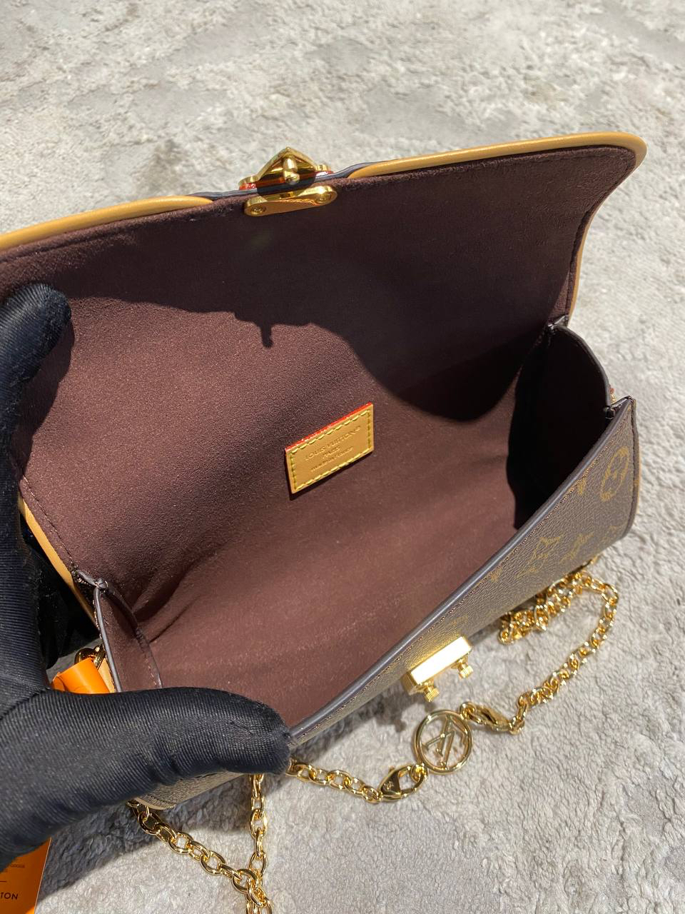 СУМКА LOUIS VUITTON детальное фото