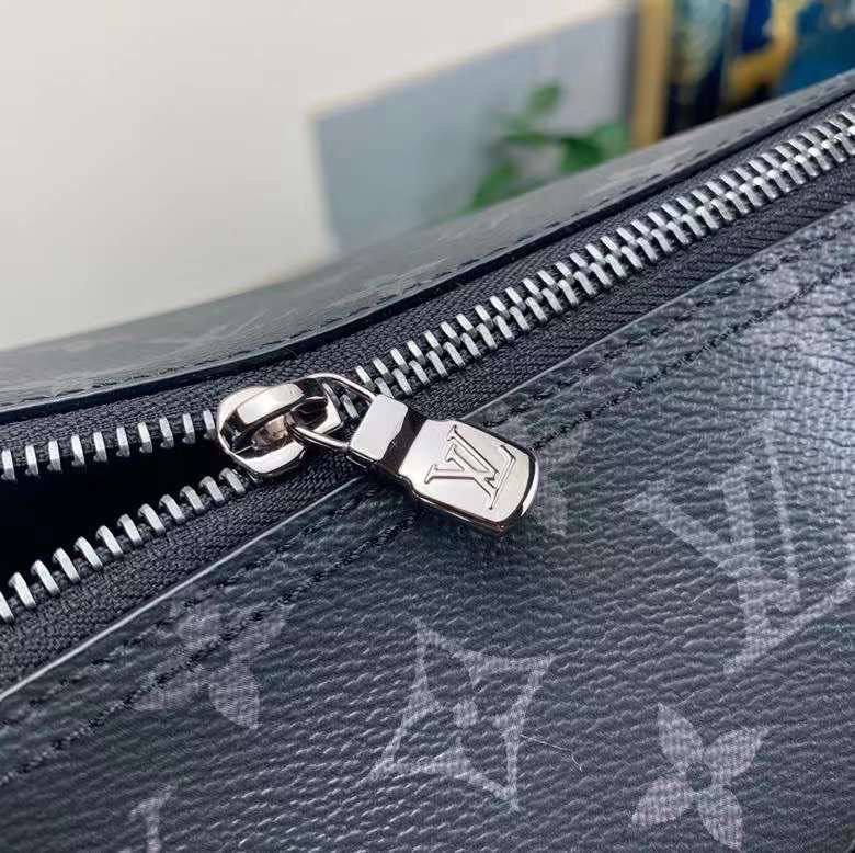 МУЖСКОЙ НЕСЕССЕР КОСМЕТИЧКА LOUIS VUITTON детальное фото