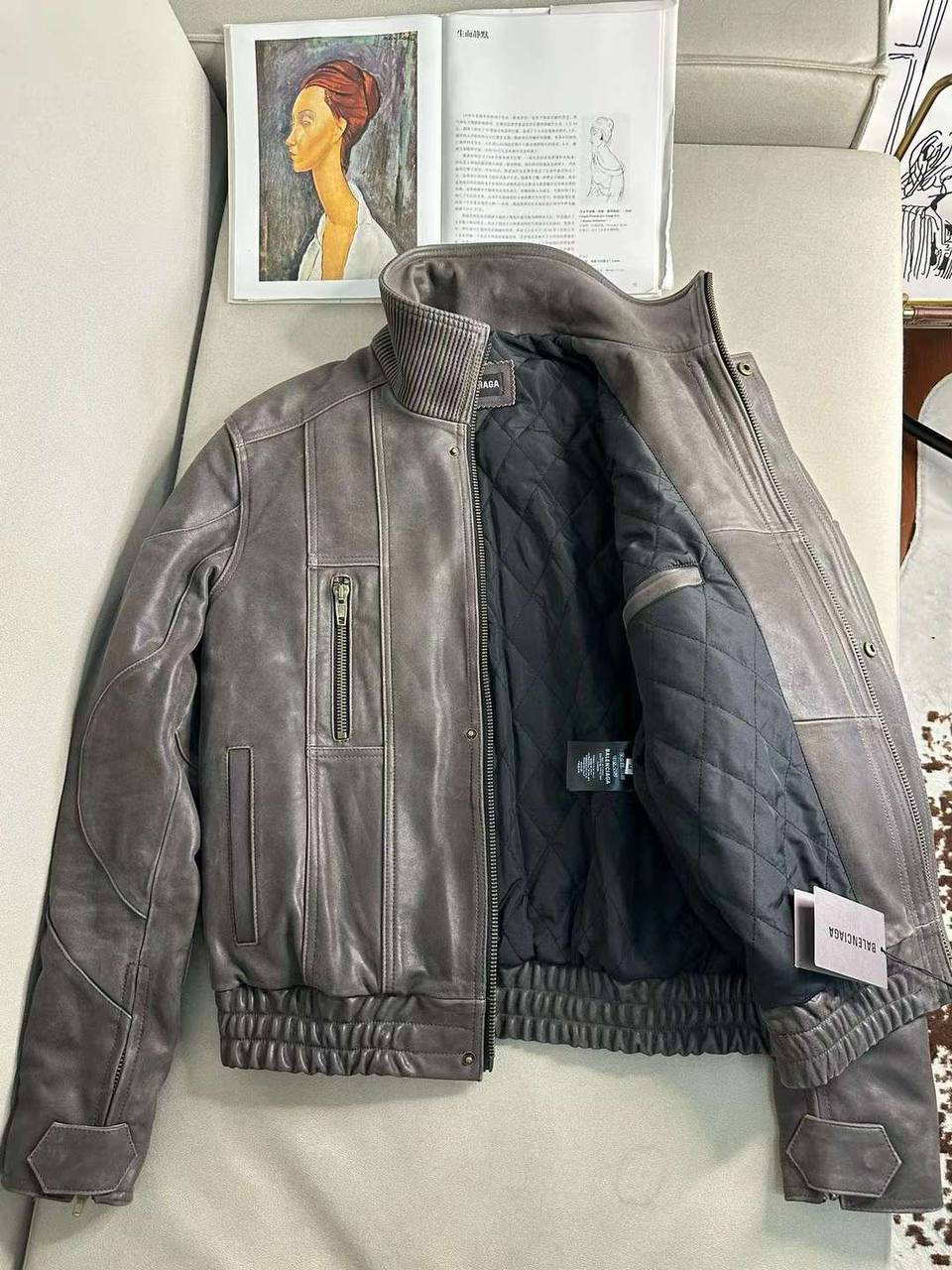 КУРТКА BALENCIAGA детальное фото