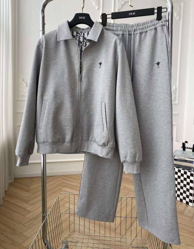 КОСТЮМ CHRISTIAN DIOR фото