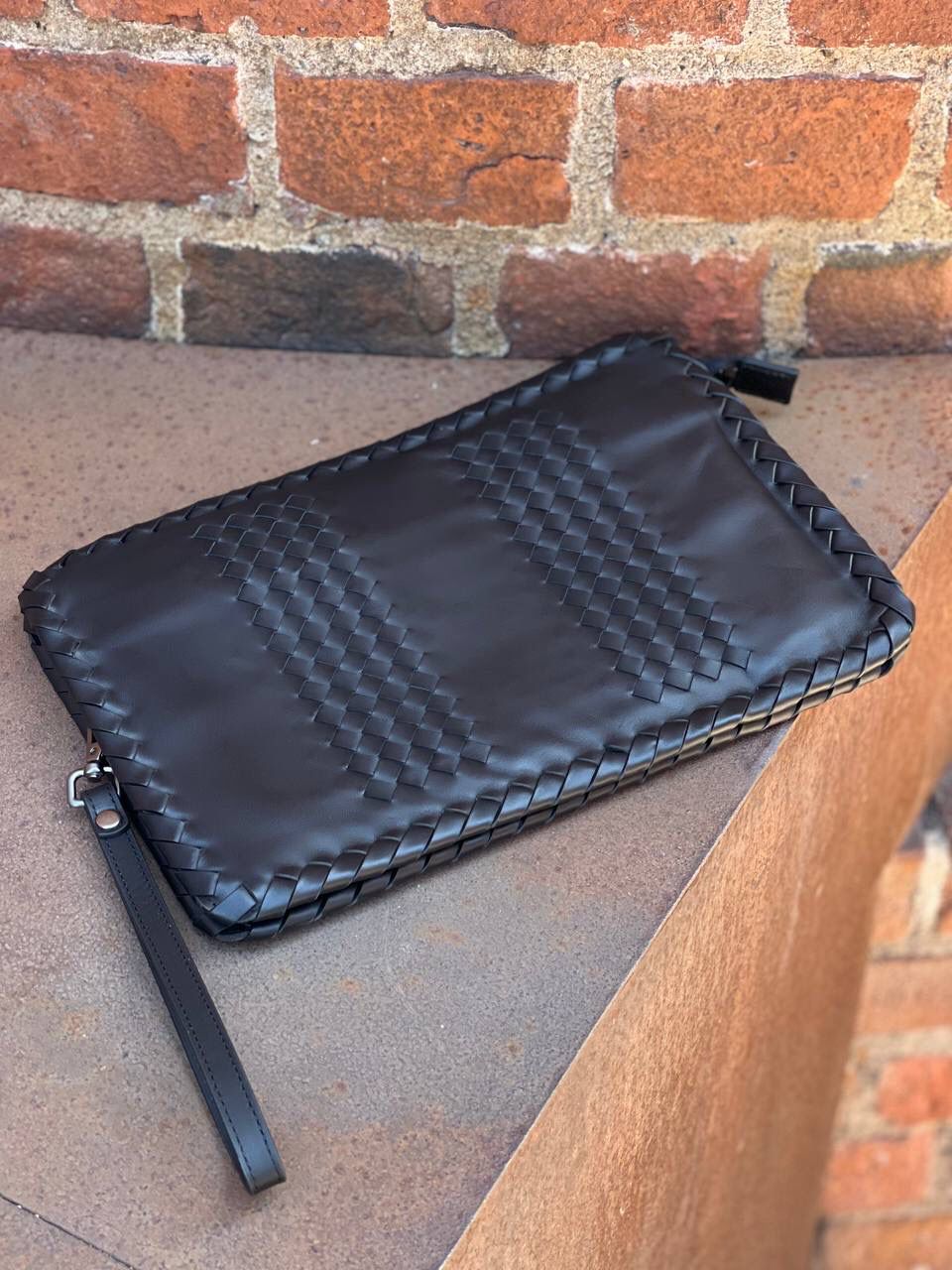 МУЖСКОЙ КЛАТЧ BOTTEGA VENETA детальное фото