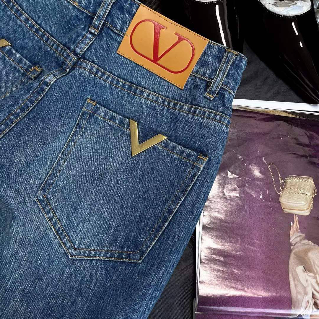 ДЖИНСЫ VALENTINO детальное фото