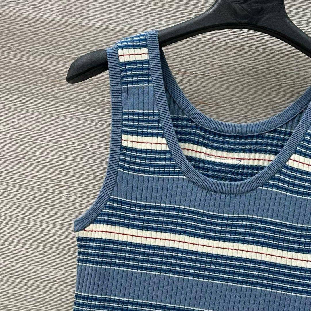 ПЛАТЬЕ PRADA детальное фото