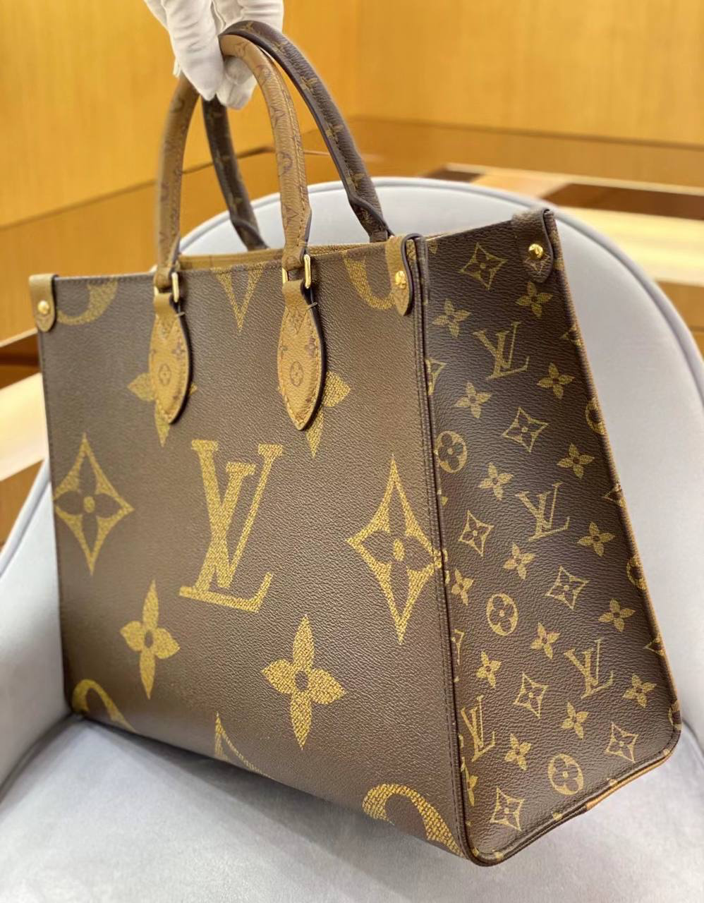 СУМКА LOUIS VUITTON ONTHEGO детальное фото