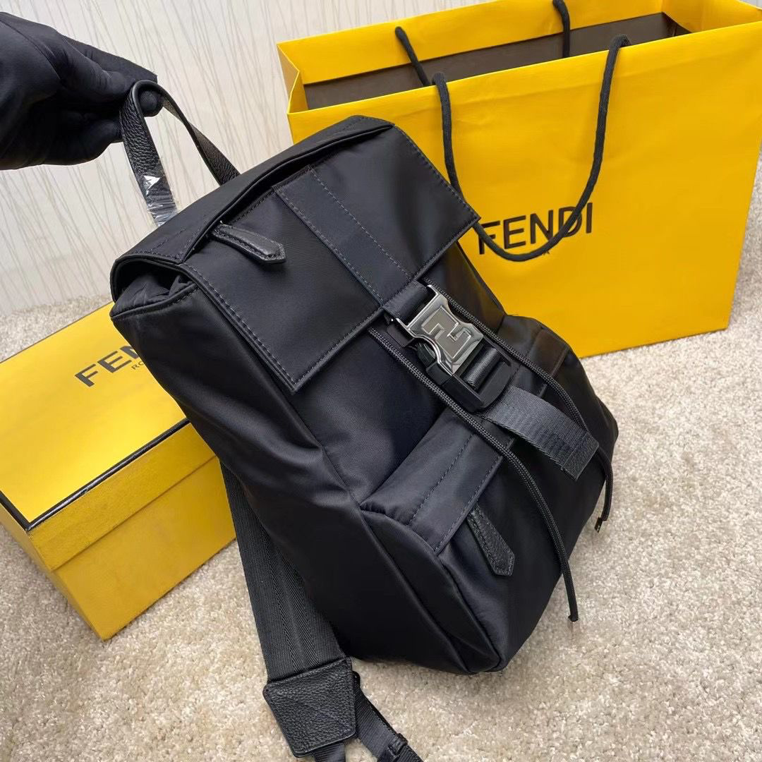 СУМКА FENDI детальное фото