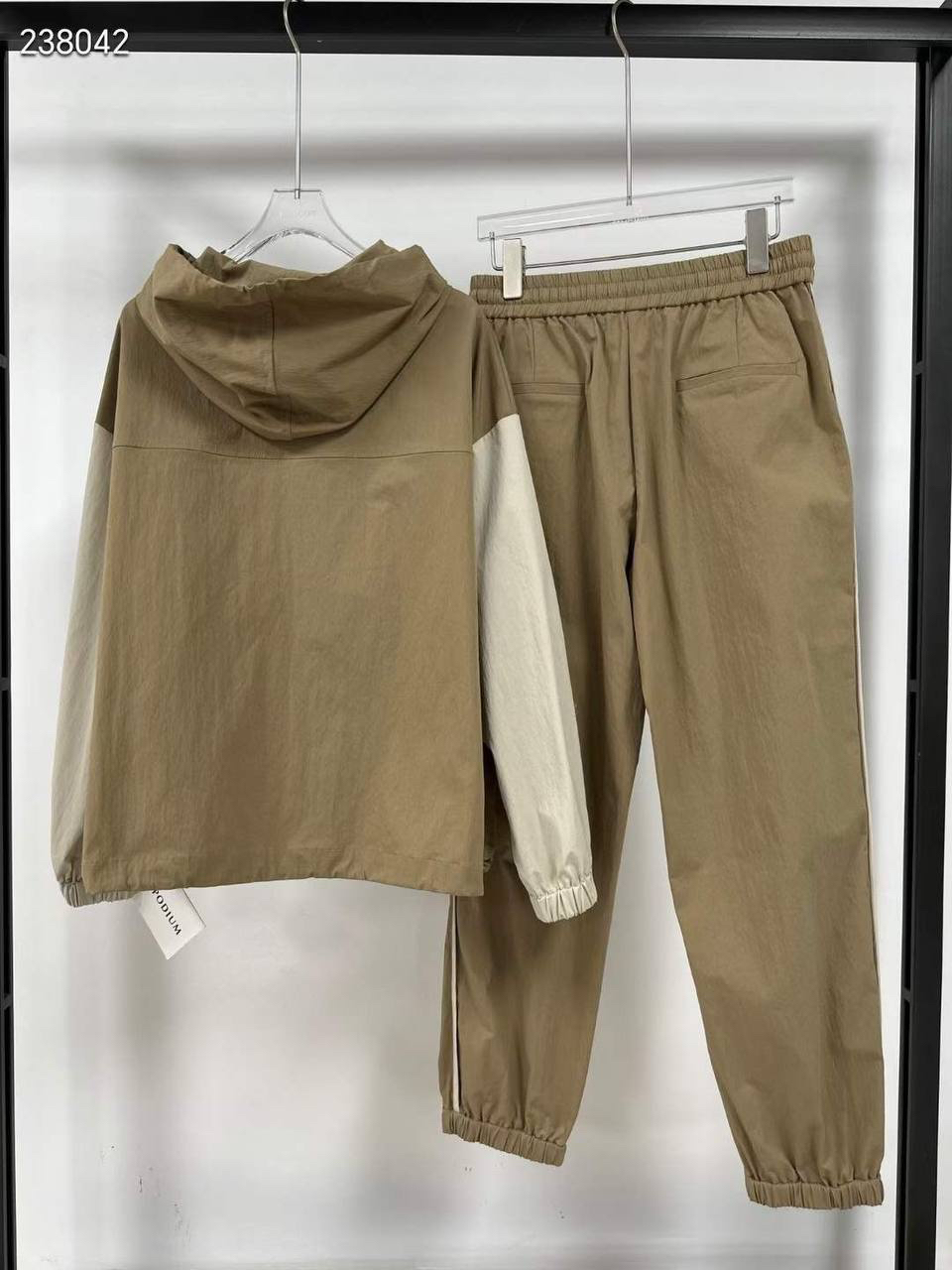 КОСТЮМ BRUNELLO CUCINELLI детальное фото