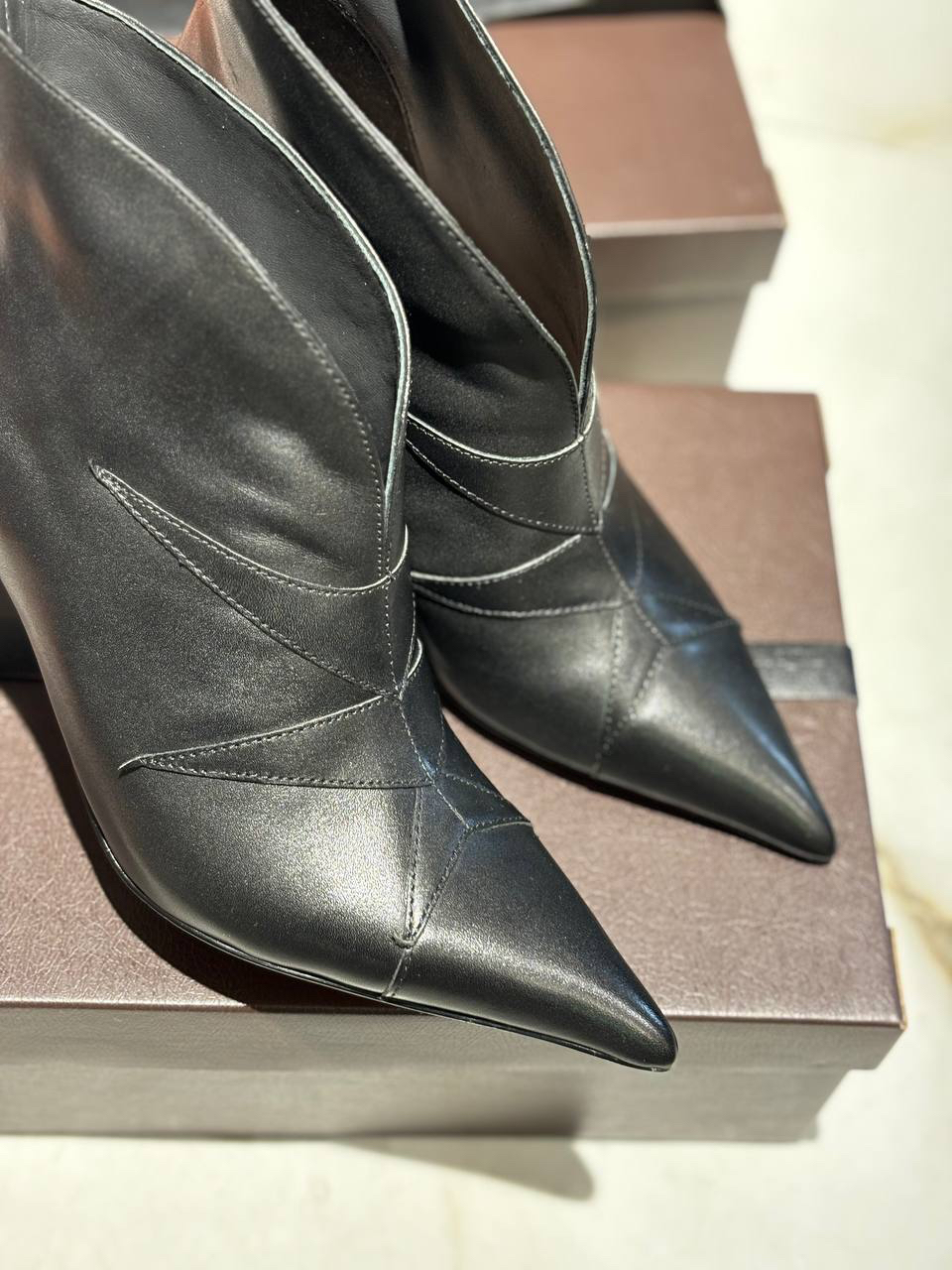 БОТИЛЬОНЫ ALAIA детальное фото