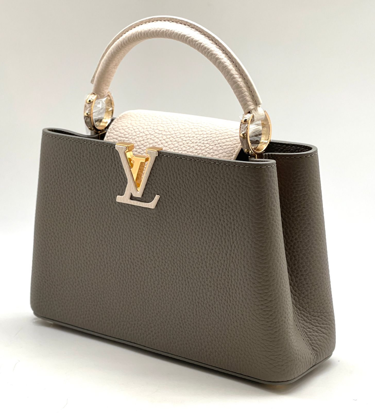 СУМКА LOUIS VUITTON CAPUCINES детальное фото