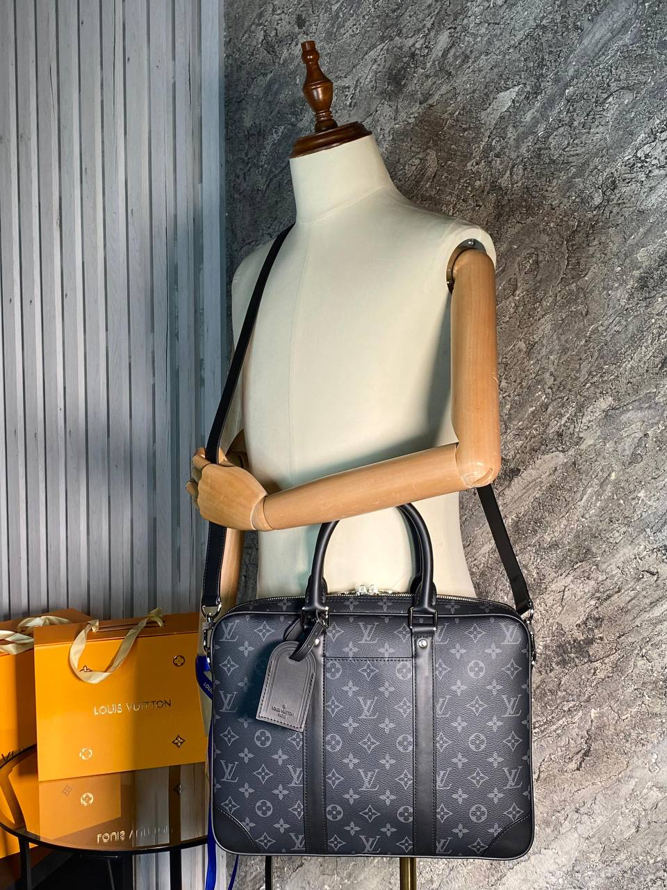 МУЖСКОЙ ПОРТФЕЛЬ LOUIS VUITTON детальное фото