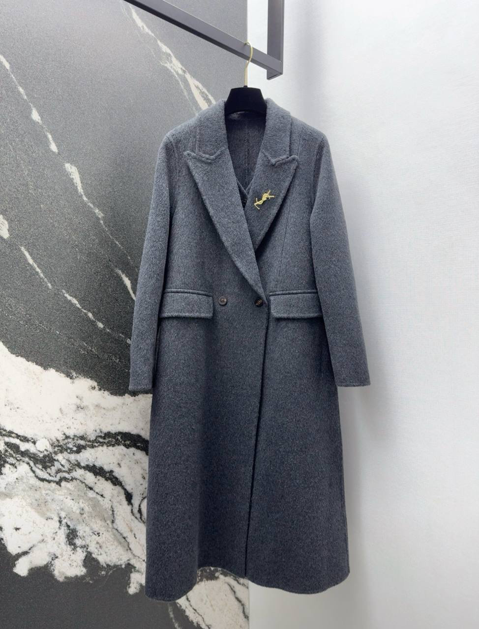 ПАЛЬТО SAINT LAURENT детальное фото
