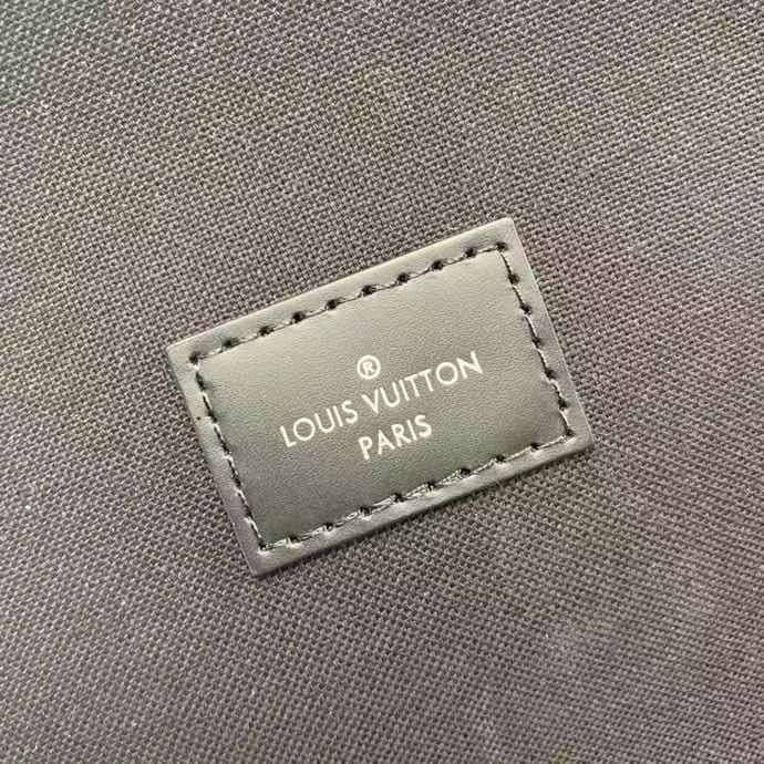 МУЖСКОЙ НЕСЕССЕР КОСМЕТИЧКА LOUIS VUITTON детальное фото