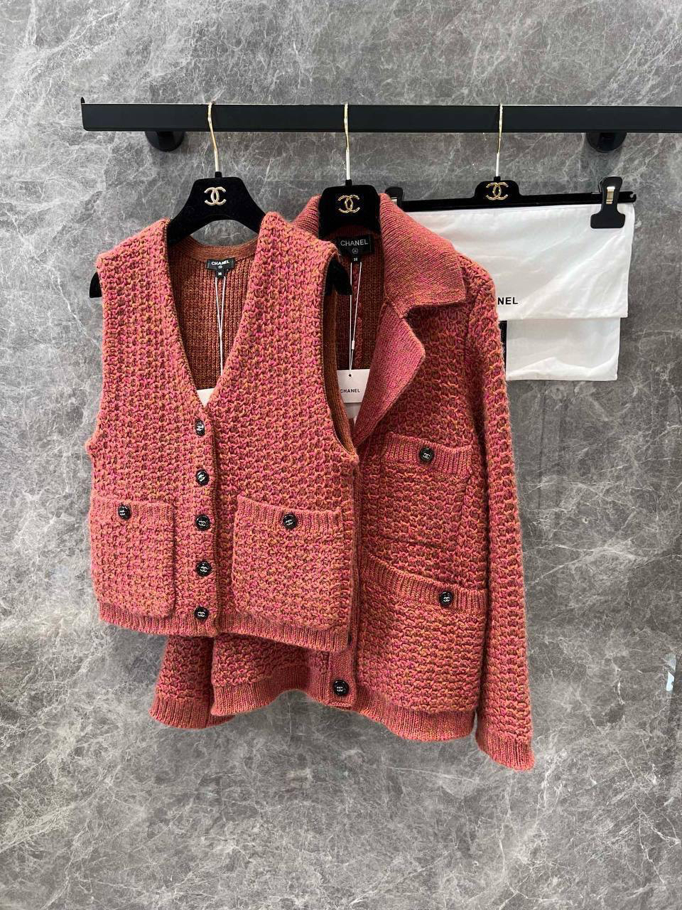 ЖИЛЕТ CHANEL детальное фото