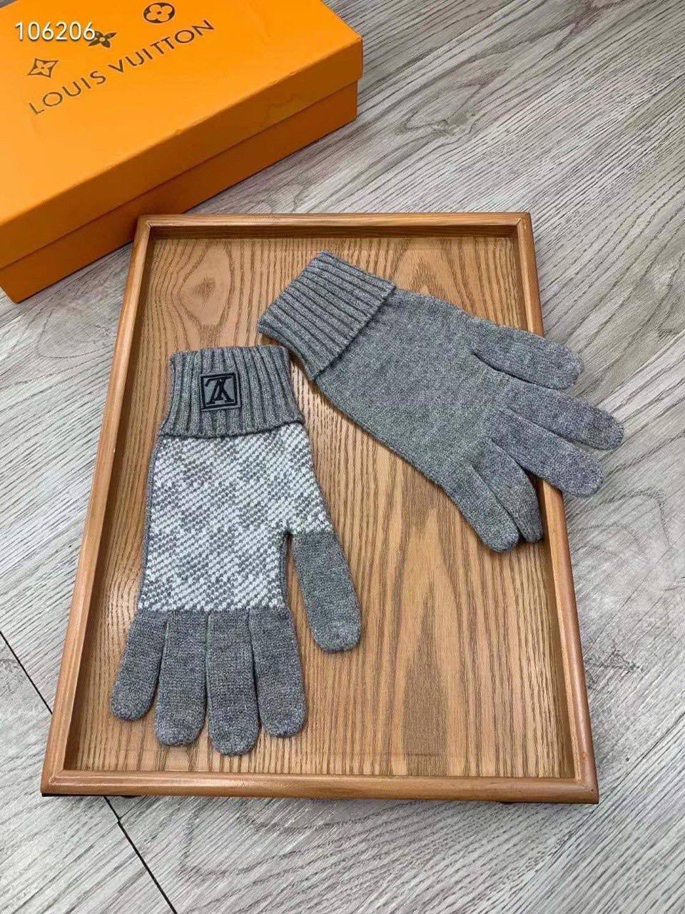 ПЕРЧАТКИ LOUIS VUITTON детальное фото