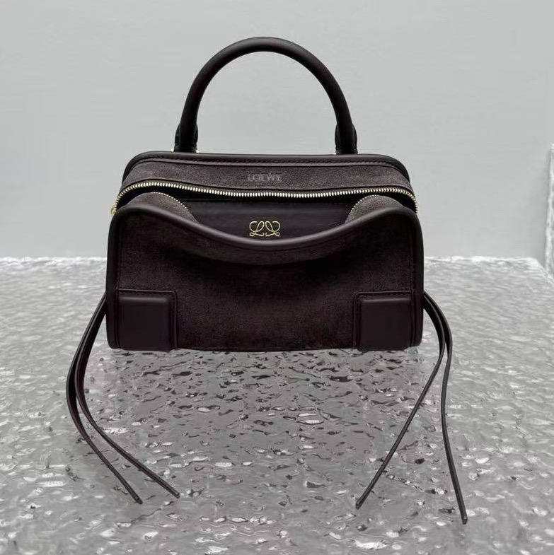 СУМКА LOEWE фото
