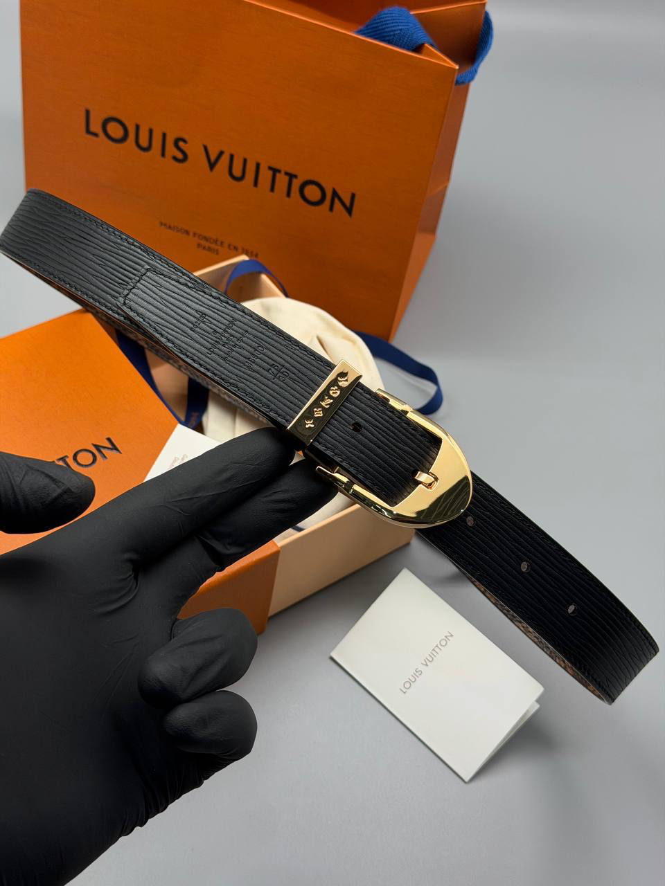 ЖЕНСКИЙ РЕМЕНЬ ДВУХСТОРОННИЙ LOUIS VUITTON детальное фото