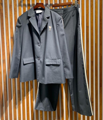 КОСТЮМ AMI фото