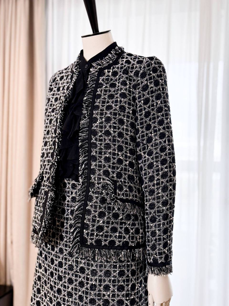 КОСТЮМ CHRISTIAN DIOR детальное фото