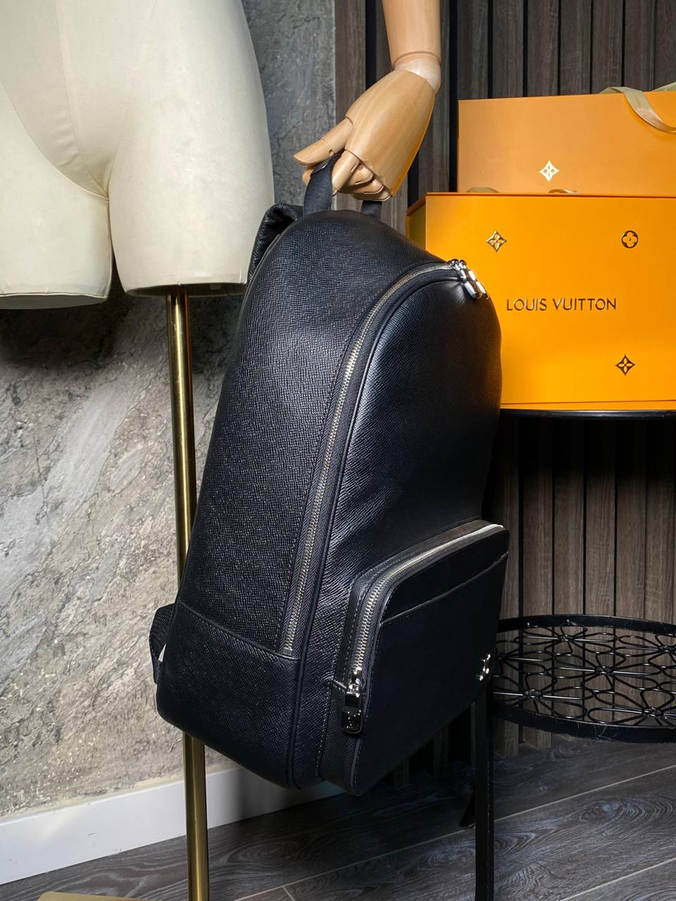 МУЖСКОЙ РЮКЗАК LOUIS VUITTON детальное фото
