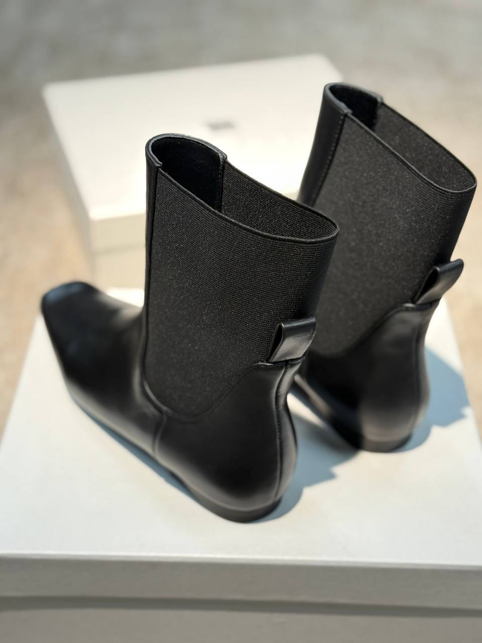 БОТИЛЬОНЫ TOTEME детальное фото