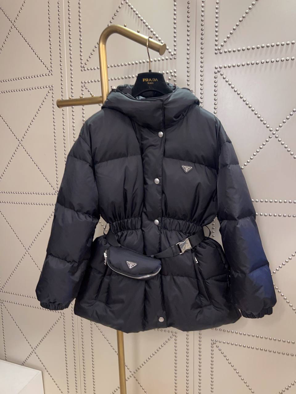 ПУХОВИК PRADA детальное фото