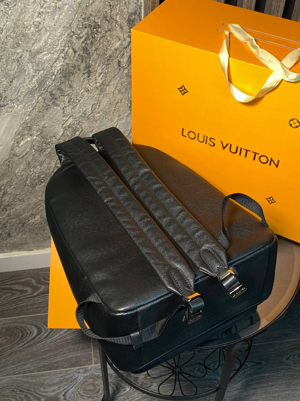 МУЖСКОЙ РЮКЗАК LOUIS VUITTON детальное фото