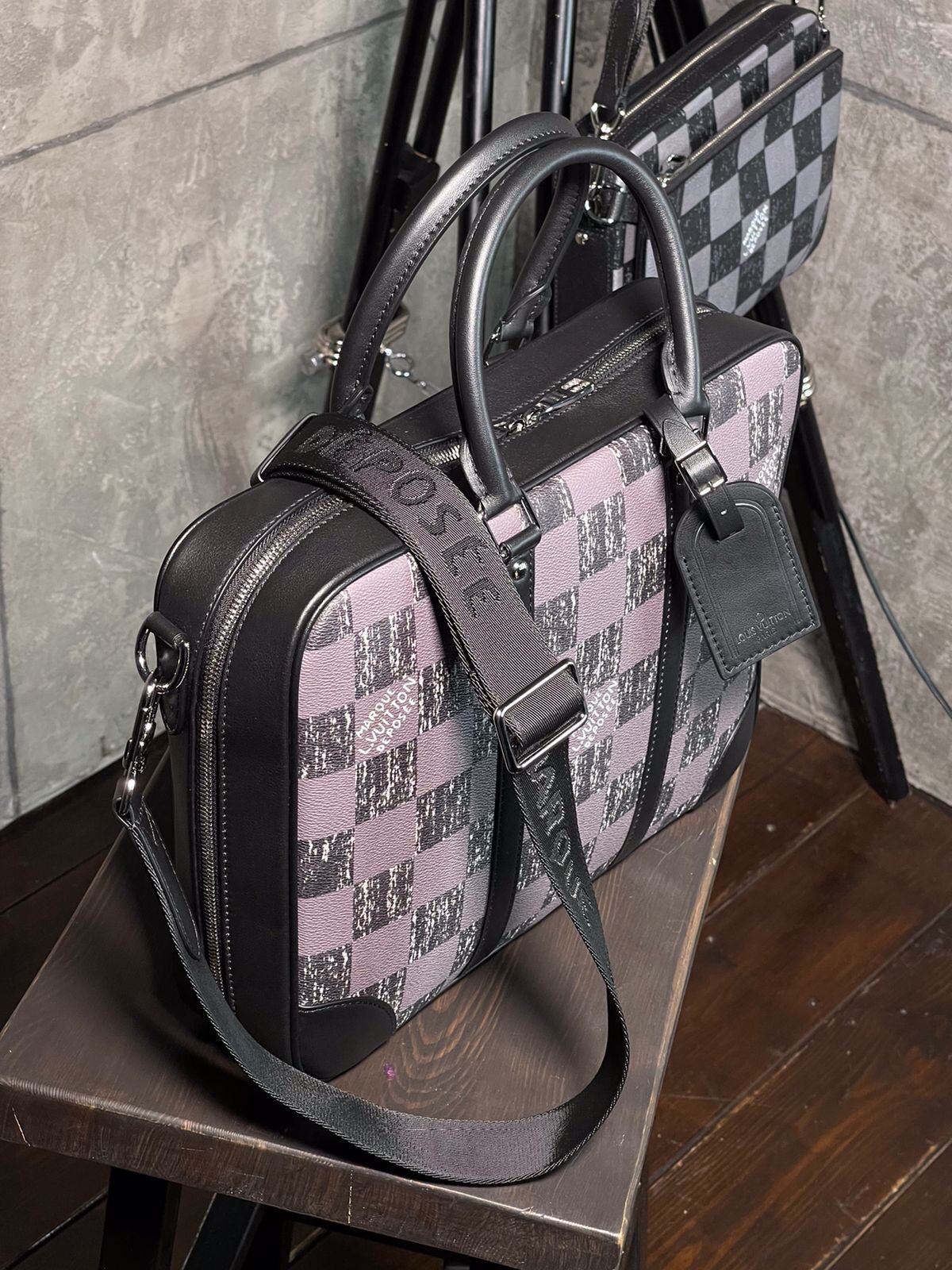 МУЖСКОЙ ПОРТФЕЛЬ LOUIS VUITTON детальное фото