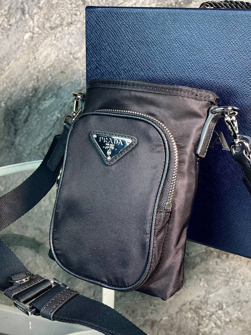 МУЖСКАЯ СУМКА МЕССЕНДЖЕР PRADA детальное фото