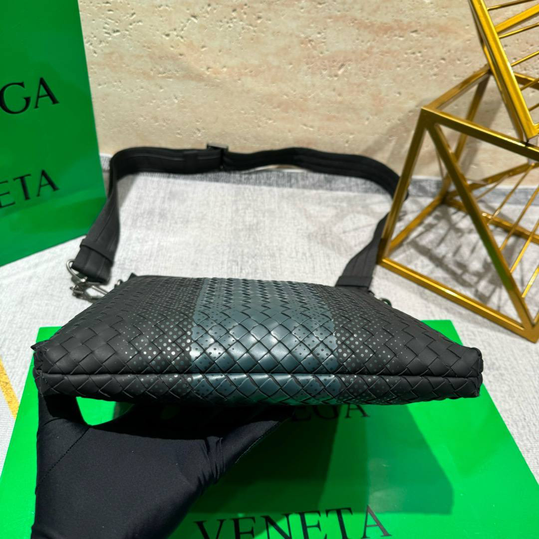 МУЖСКАЯ СУМКА МЕССЕНДЖЕР BOTTEGA VENETA детальное фото
