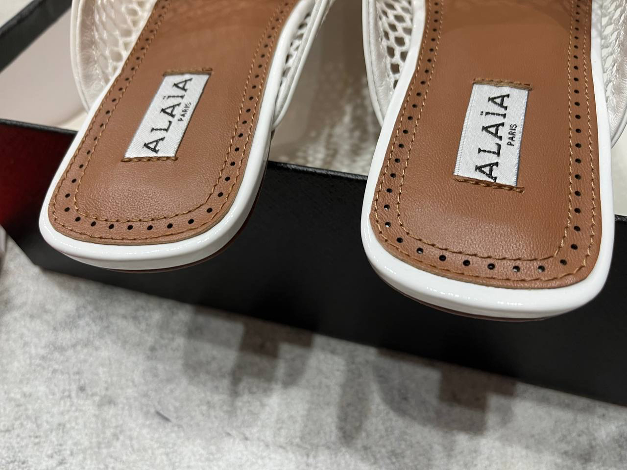 САБО ALAIA детальное фото