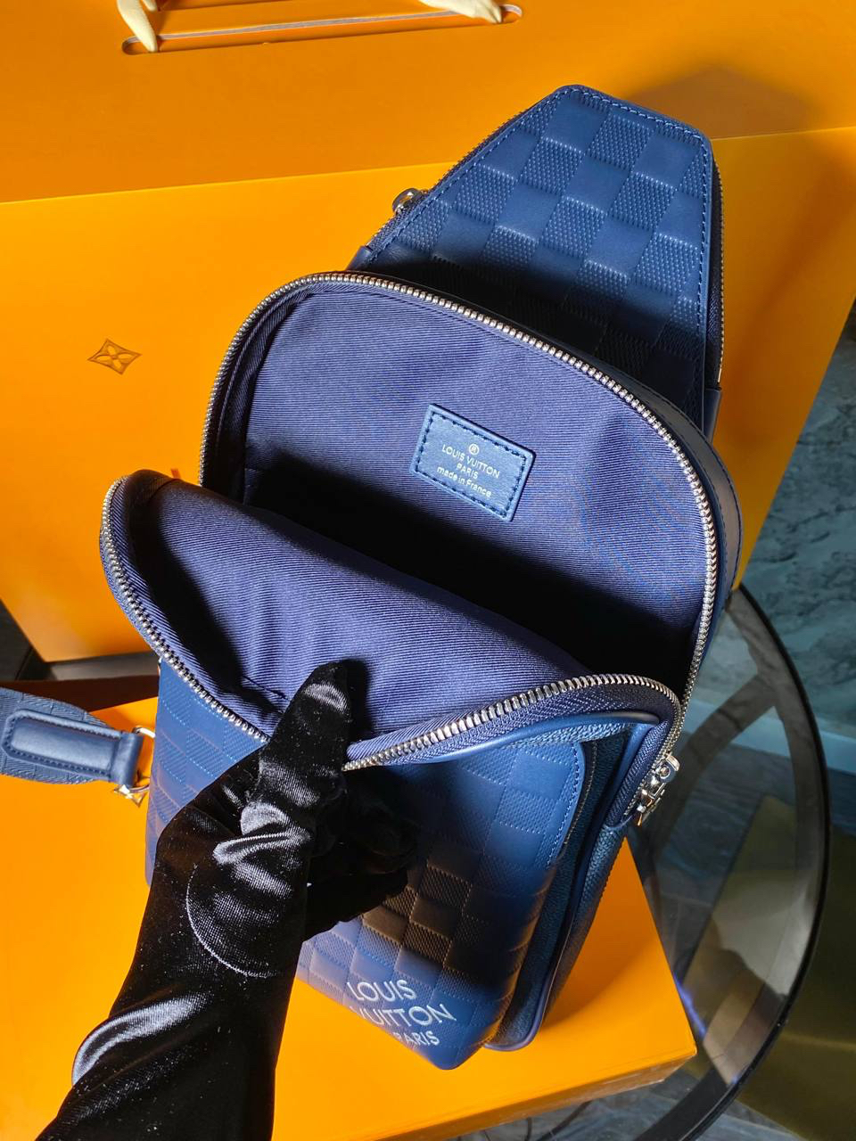 МУЖСКАЯ СУМКА СЛИНГ LOUIS VUITTON детальное фото