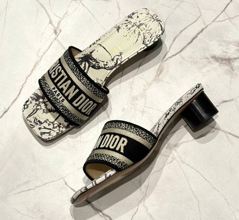 ШЛЕПКИ CHRISTIAN DIOR фото