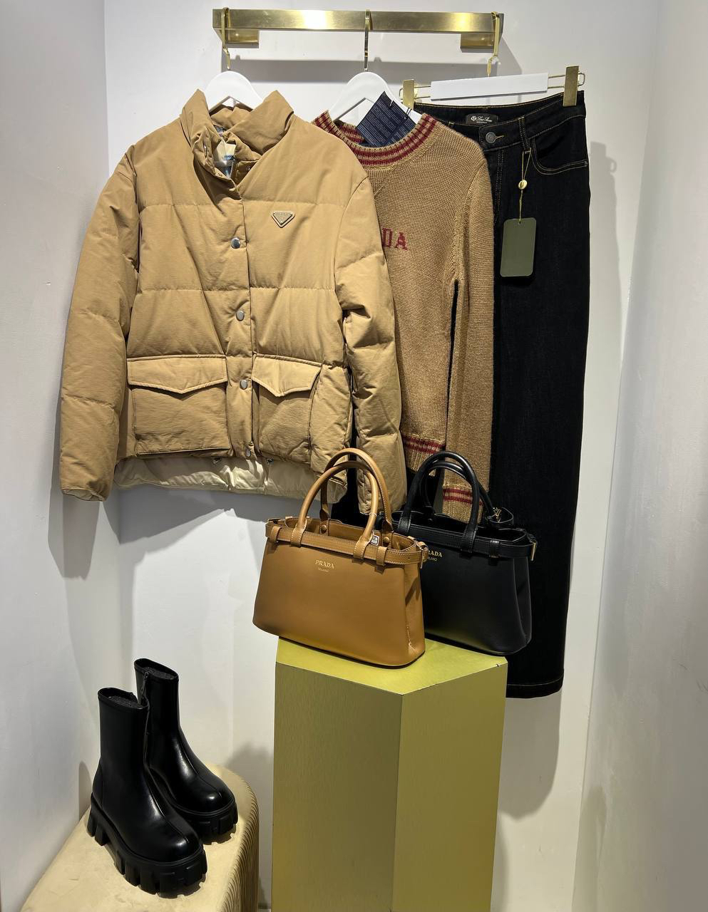 ПУХОВИК PRADA детальное фото