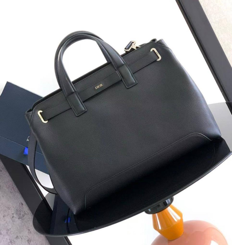 СУМКА CHRISTIAN DIOR фото