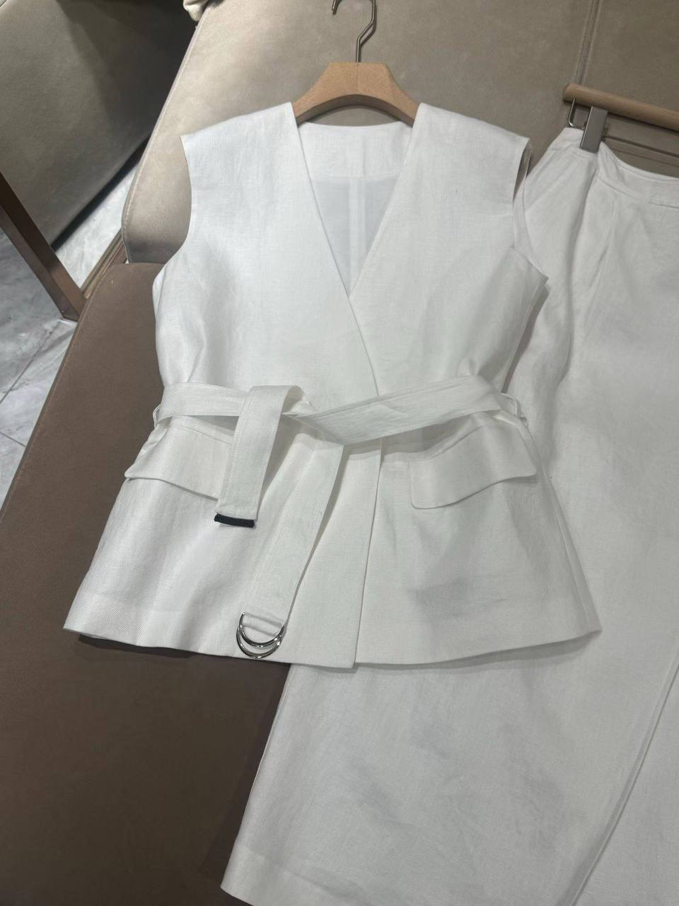 КОСТЮМ BRUNELLO CUCINELLI детальное фото