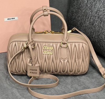 СУМКА MIU MIU фото